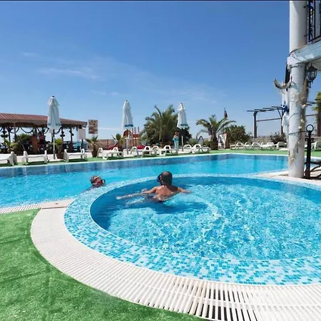 ホテル Fantasy 3*