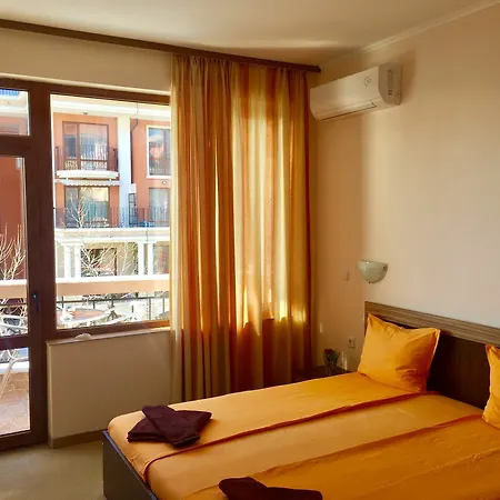 Fantasy ホテル 3*