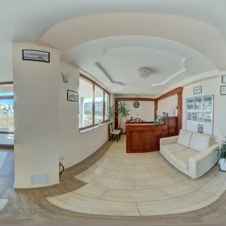 Fantasy ホテル 3*